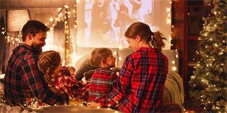 Nejkrásnější vánoční filmy, které vás rozesmějí i dojmou. Máme pro vás 35 super tipů pro celou rodinu!