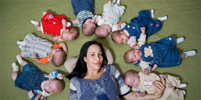Porodila 14 dětí, z toho "jedny" jako osmerčata. "Octomom" Nadya Suleman je ale na svou smečku sama! | Zdroj: Zdroj: Profimedia
